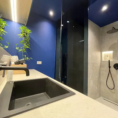 Ambassador Skyline מלון דירות 4*