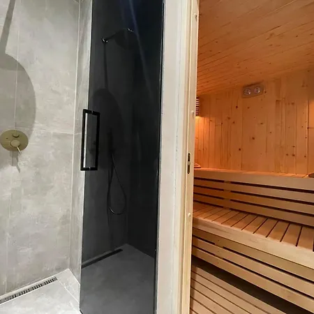 Ambassador Skyline מלון דירות