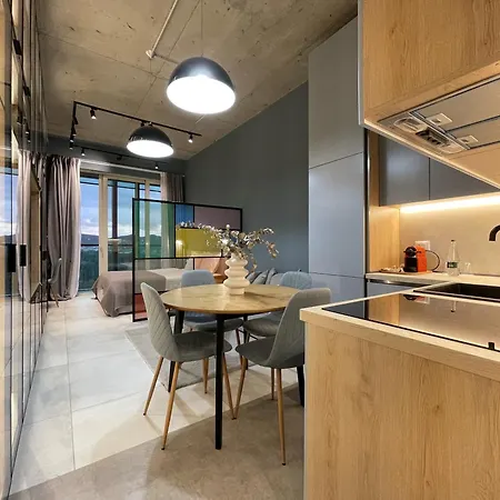 מלון דירות Ambassador Skyline