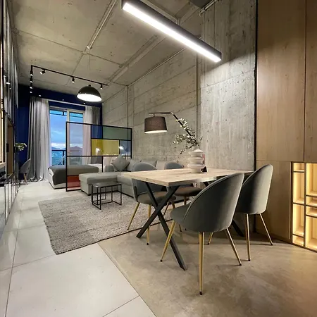 Ambassador Skyline מלון דירות טיראנה