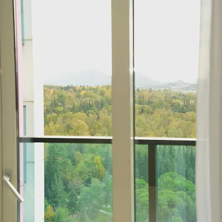 Ambassador Skyline 4* טיראנה