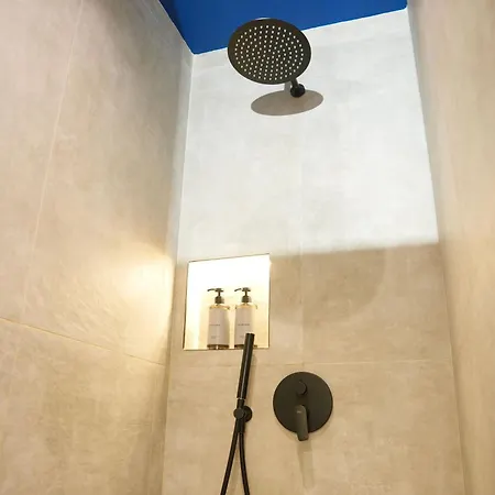 Ambassador Skyline מלון דירות