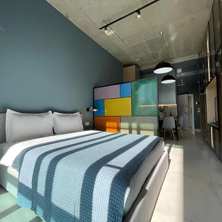 Ambassador Skyline Ξενοδοχείο με διαμερίσματα Τίρανα