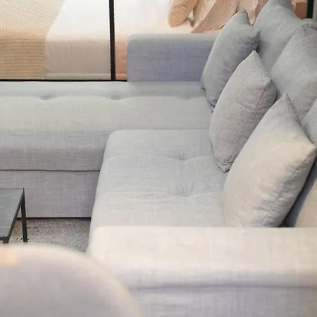 Ambassador Skyline 4* تيرانا