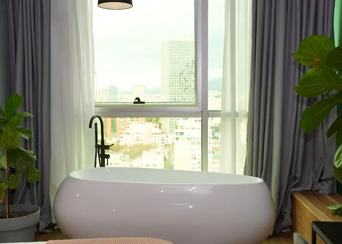 Ambassador Skyline Hotel apartamentowy 4*