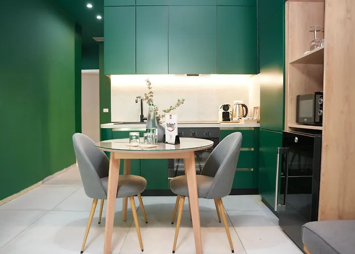 Ambassador Skyline Aparthotel 4*