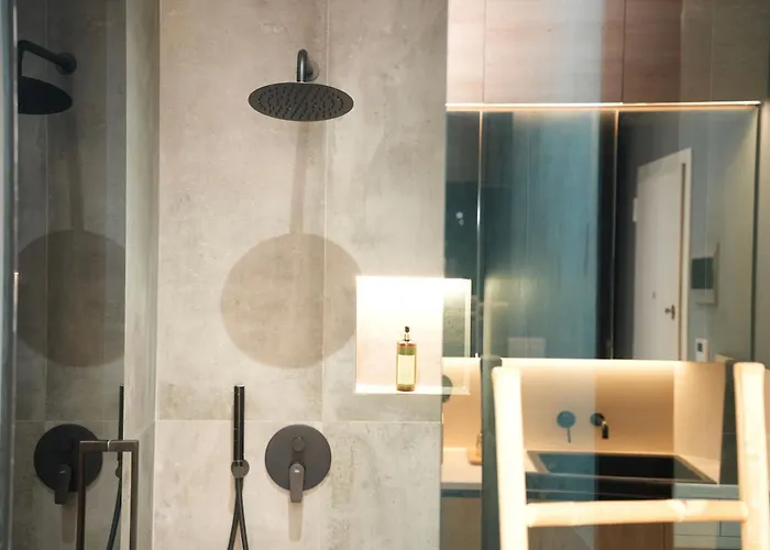 Ambassador Skyline 4* Tirana